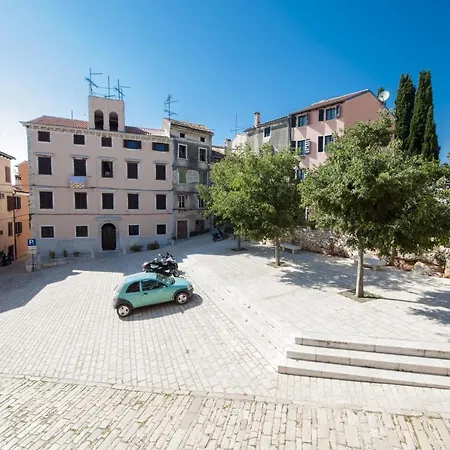 De Amicis Apartman *