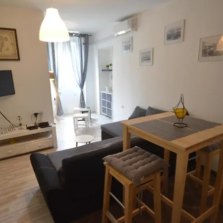 De Amicis Apartment